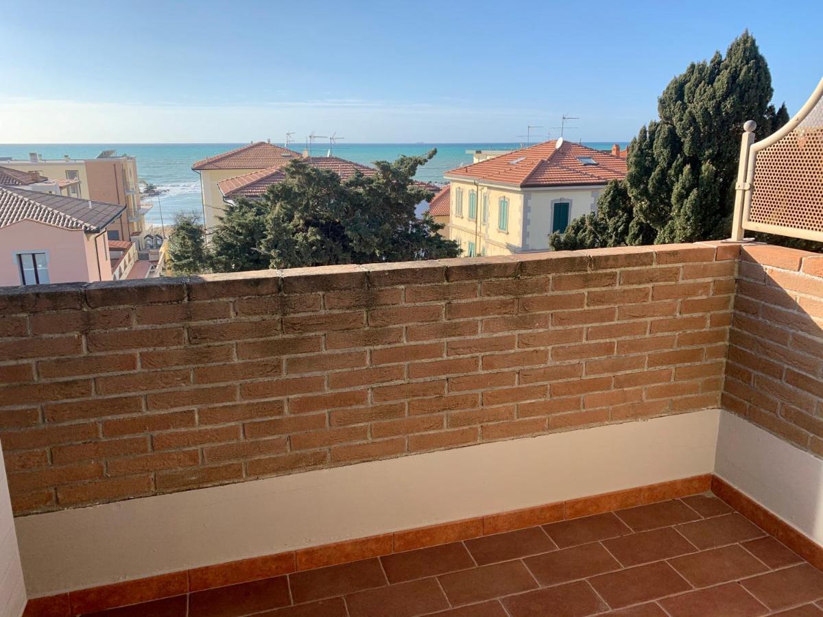 Appartamento Casa MYCONIS 68Mq a due passi dal Mare di San Vincenzo Esterno foto