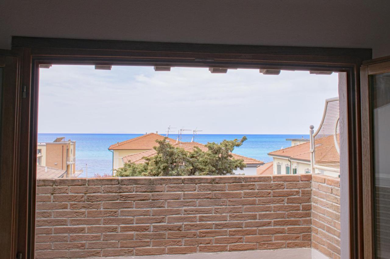 Appartamento Casa MYCONIS 68Mq a due passi dal Mare di San Vincenzo Esterno foto