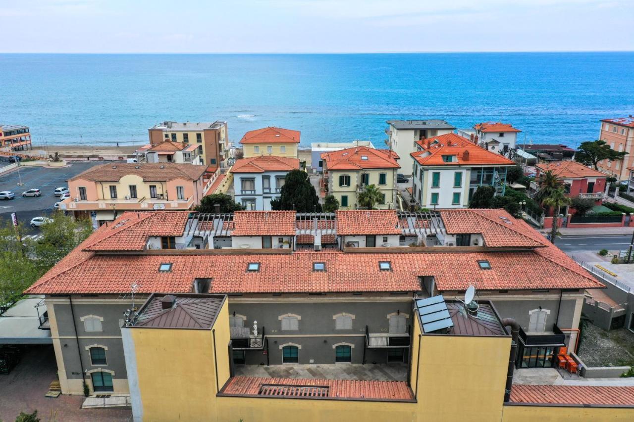 Appartamento Casa MYCONIS 68Mq a due passi dal Mare di San Vincenzo Esterno foto