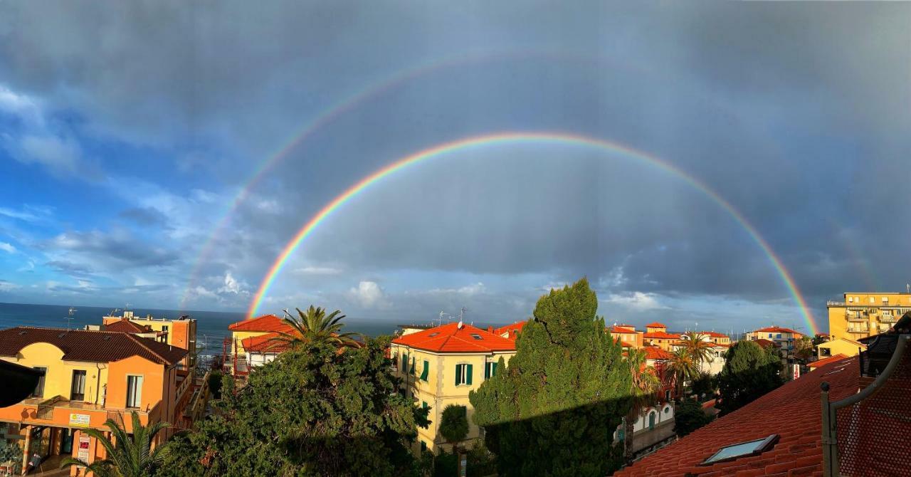 Appartamento Casa MYCONIS 68Mq a due passi dal Mare di San Vincenzo Esterno foto